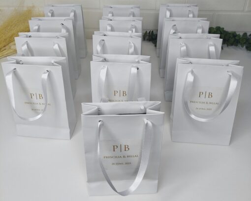 Sac Cadeau à Cordon en Satin Blanc