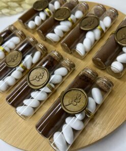 Duo de Café et Bonbons en Bouteilles