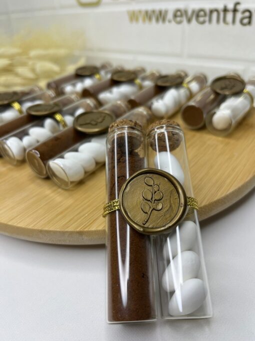 Duo de Café et Bonbons en Bouteilles