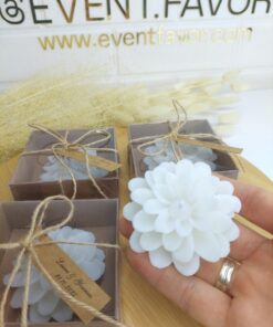 Bougie Fleurie Dans Une Boîte en Kraft